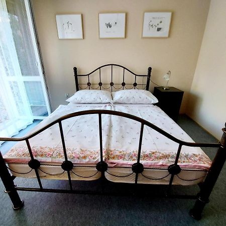 Apartman Eva - Plne Vybaveny Byt - Tyn Nad Vltavou Bagian luar foto