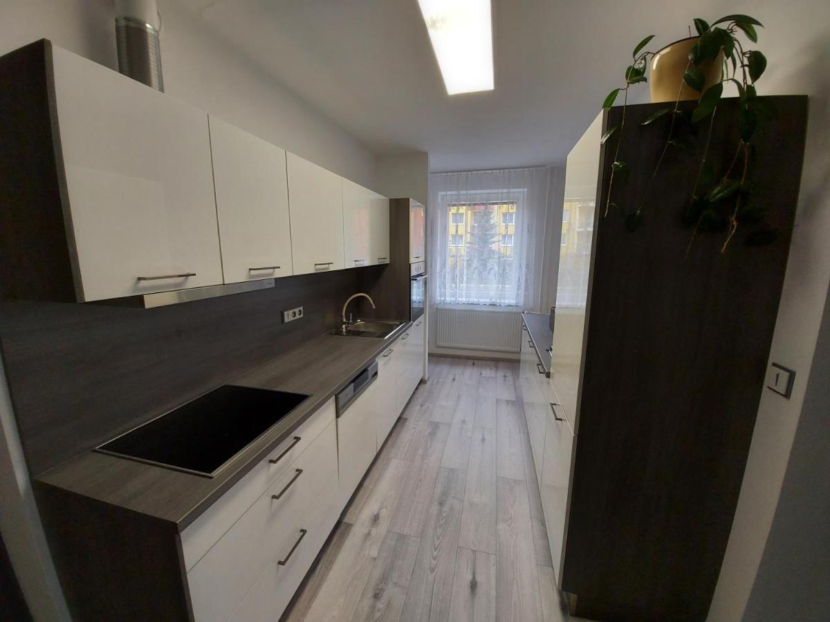 Apartman Eva - Plne Vybaveny Byt - Tyn Nad Vltavou Bagian luar foto