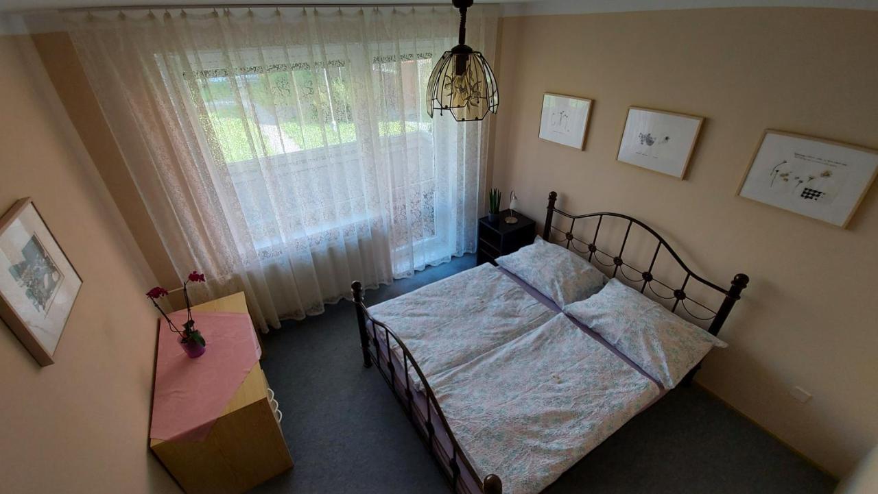 Apartman Eva - Plne Vybaveny Byt - Tyn Nad Vltavou Bagian luar foto