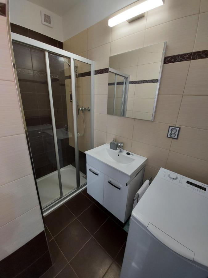 Apartman Eva - Plne Vybaveny Byt - Tyn Nad Vltavou Bagian luar foto